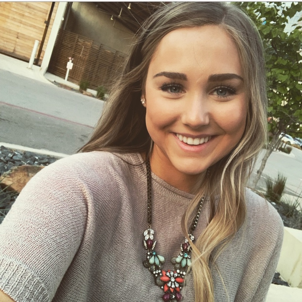 Meet your Posher, Abby